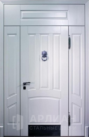 Фото «Морозостойкая белая входная дверь с фрамугой для дома №32»